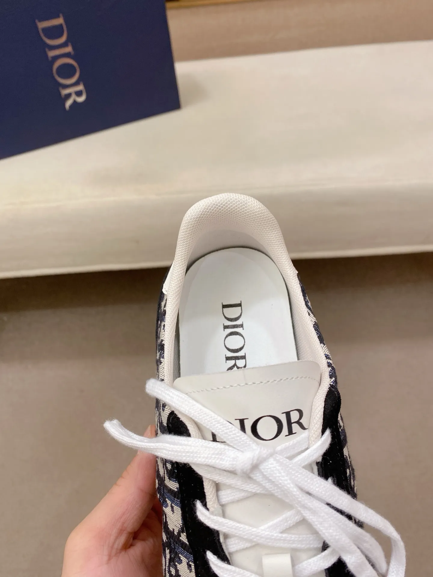 Men's shoes💰: 440💰Couple style💏 [Dior·Dior] New casual sports style men's shoes, new spring and summer design, perfect workmanship, lace-up lazy style to create wardrobe quality, upper: imported first-layer cowhide, mesh breathable lining soft and comfortable, ultra-light TPU wear-resistant outsole, simple, versatile fashion men's shoes, excellent color code number 35--44. (45,46 customized items are not returnable or exchangeable)